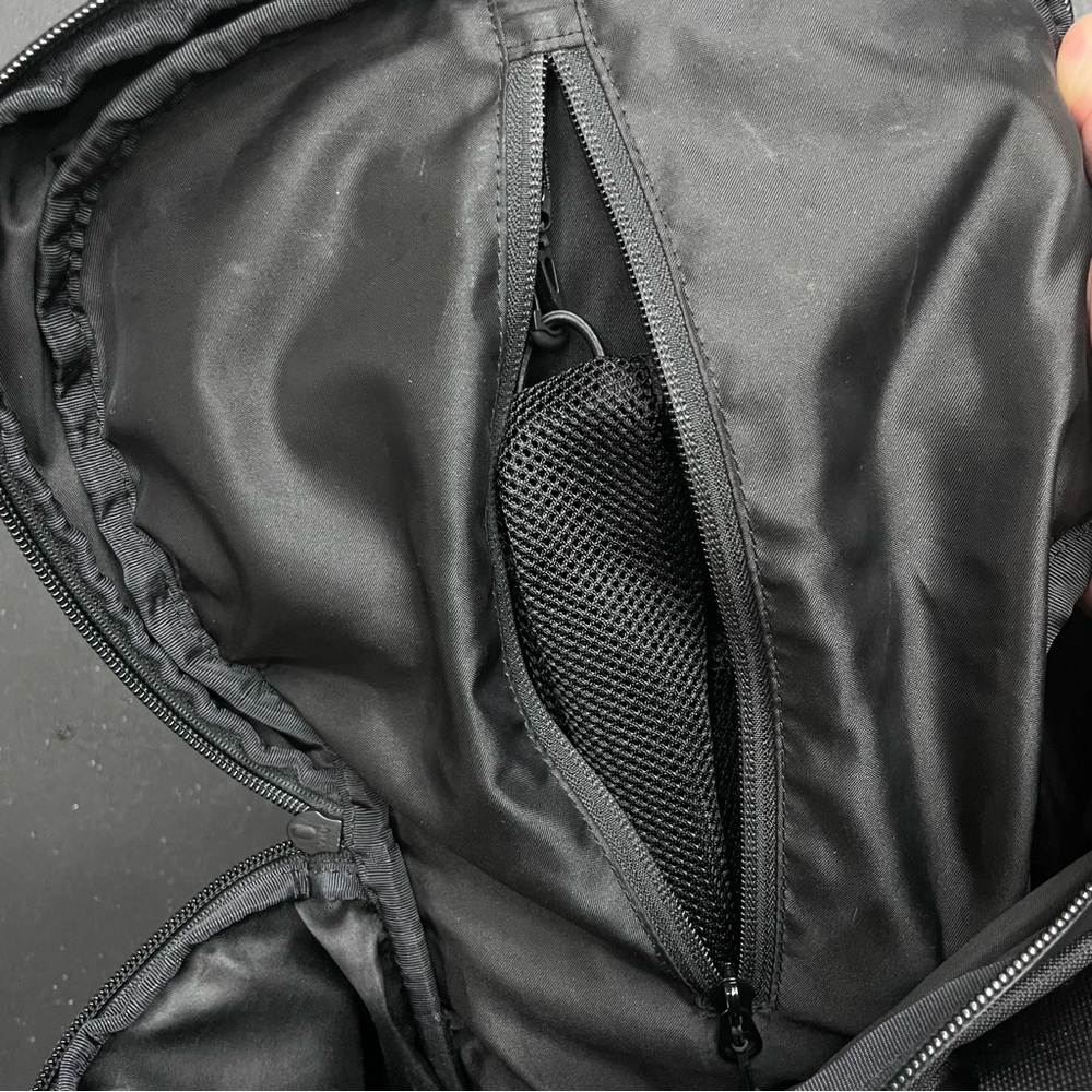 lululemon the ambassador backpack UbEr RaRe - Picture 6 of 6